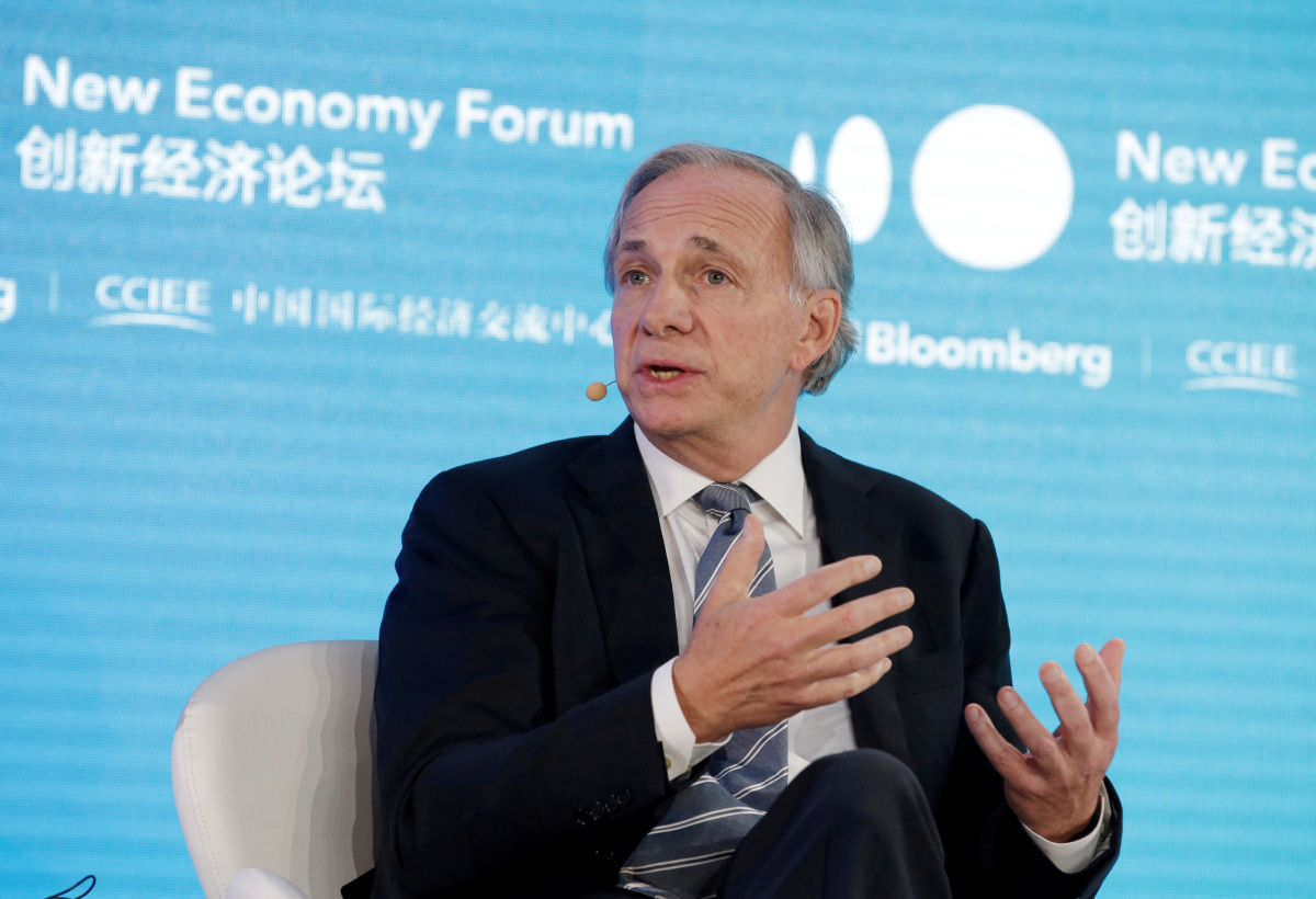 https://d.ibtimes.com/en/full/4629444/ray-dalio-founder-co-chief-investment-officer-co-chairman-bridgewater-associates-speaks-2019.jpg