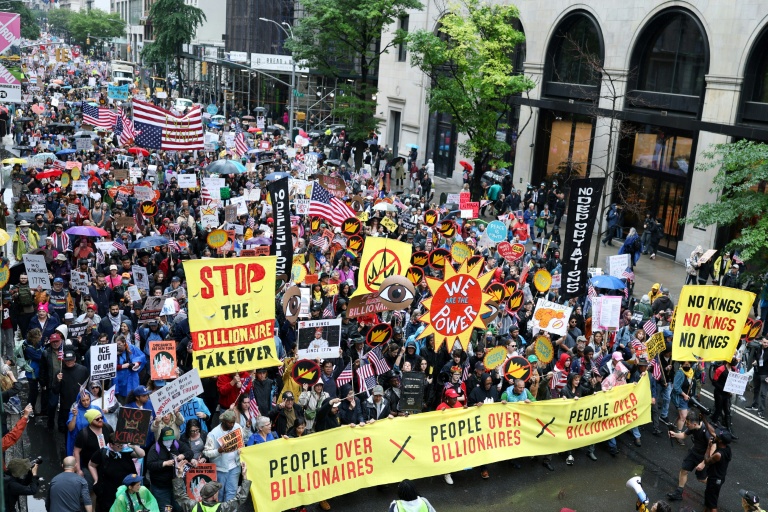 'No Kings' Rallies Across US To Gauge Anti-Trump Outrage thumbnail