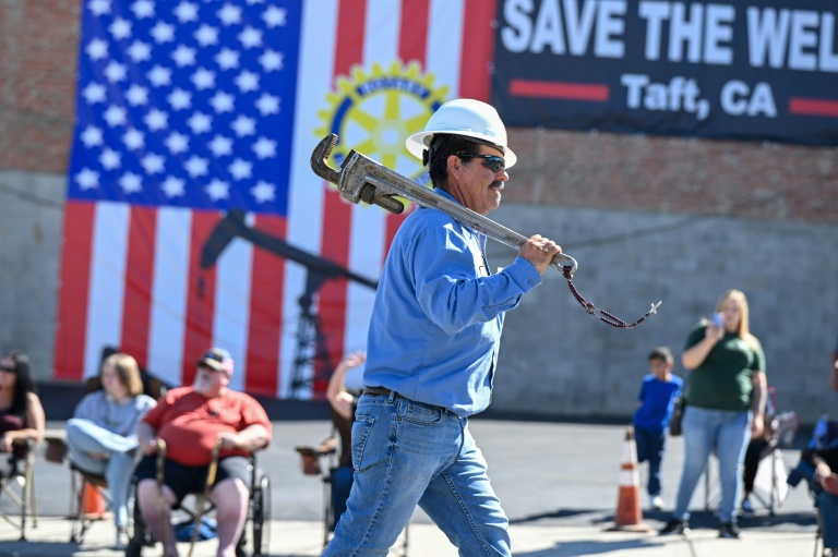https://d.ibtimes.com/en/full/4629656/some-tafts-7000-residents-are-anticipating-comeback-petroleum-industry-california.jpg
