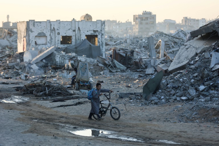 https://d.ibtimes.com/en/full/4630416/war-has-devastated-much-gaza-strip.jpg