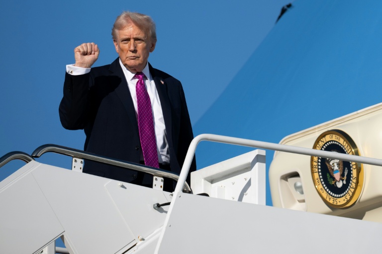 https://d.ibtimes.com/en/full/4630630/us-president-donald-trump-making-his-first-trip-asia-his-second-term.jpg