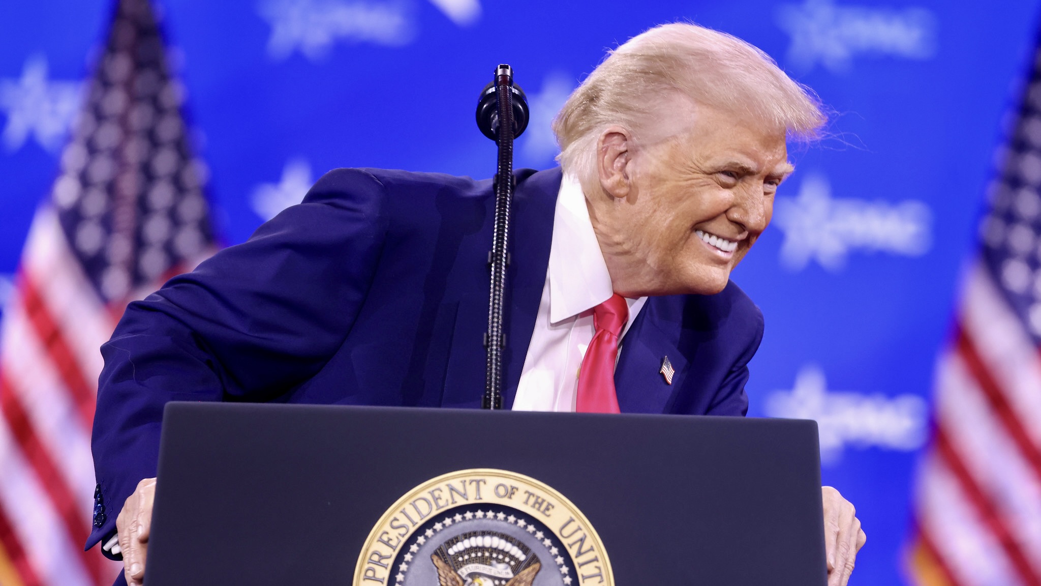 https://d.ibtimes.com/en/full/4631150/donald-trump.jpg
