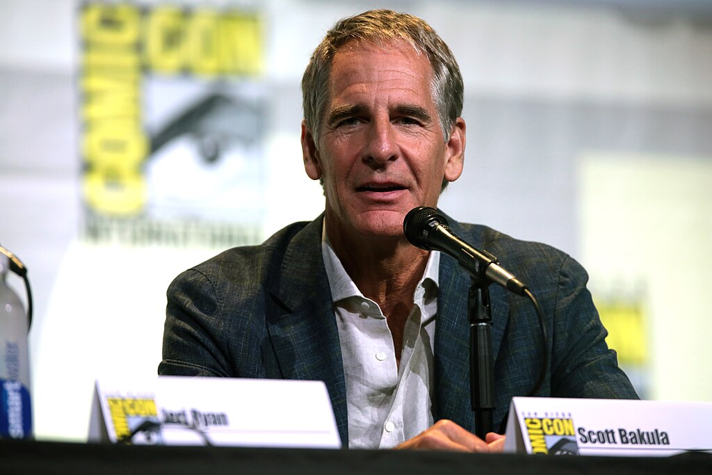 Fãs de Star Trek em Choque! Archer de Scott Bakula Tem Quatro Filhos — E Um Com Sua Ex-Chama, Capitã Hernandez!
