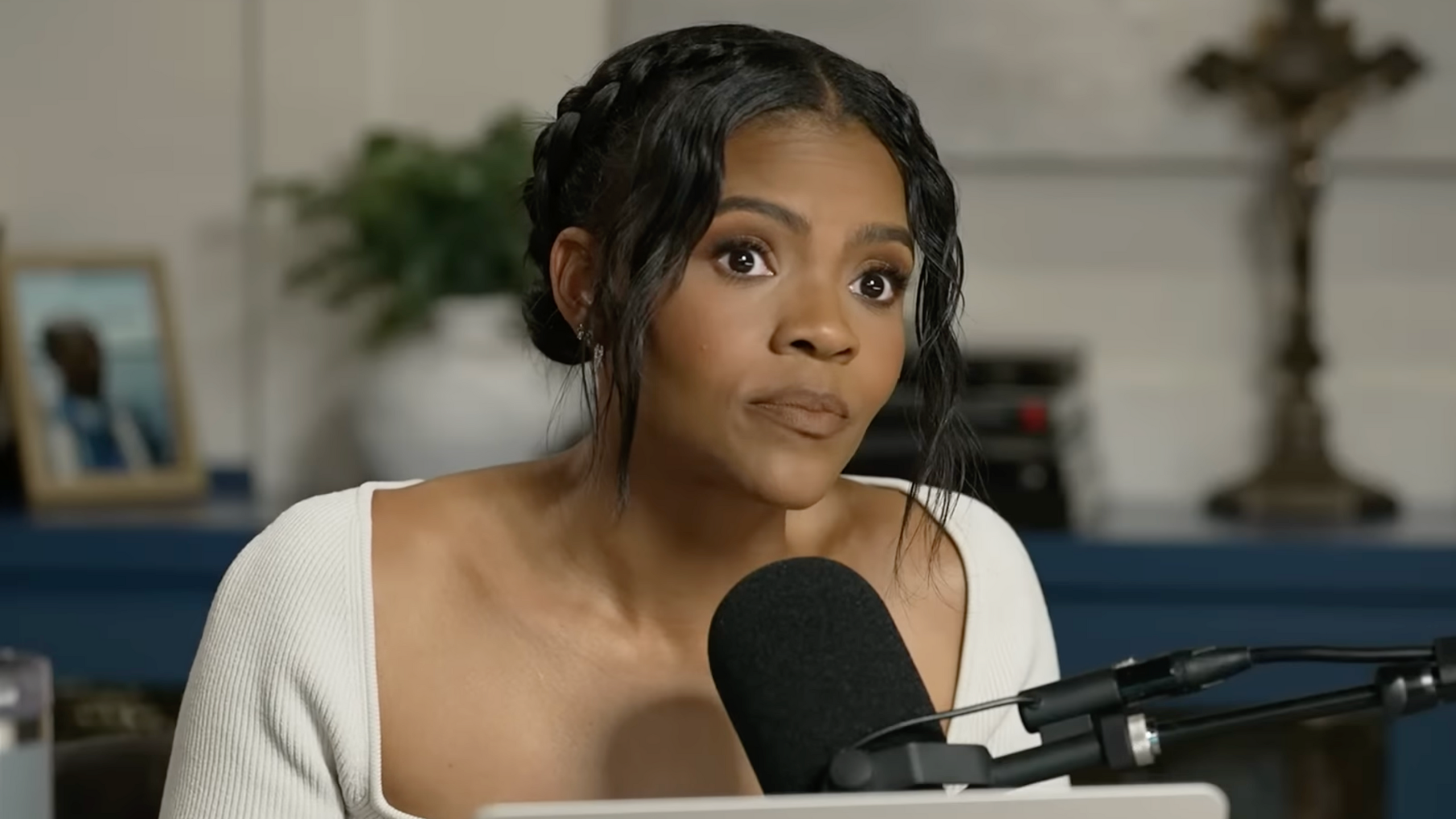 https://d.ibtimes.com/en/full/4631861/candace-owens.png