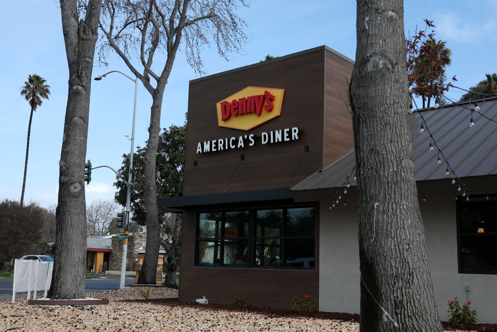 https://d.ibtimes.com/en/full/4632784/dennys-announces-620-million-take-private-deal-triartisan-led-group.jpg