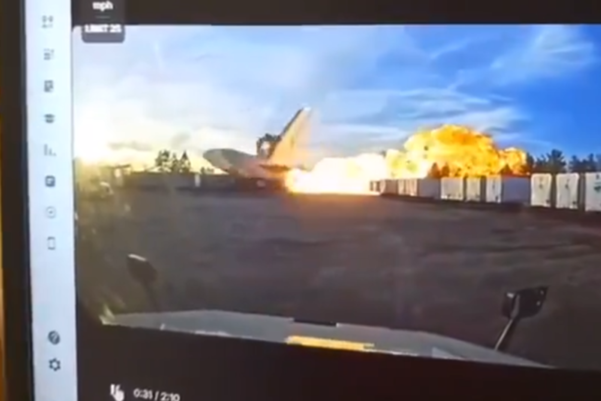 https://d.ibtimes.com/en/full/4633046/ups-plane-crash.png