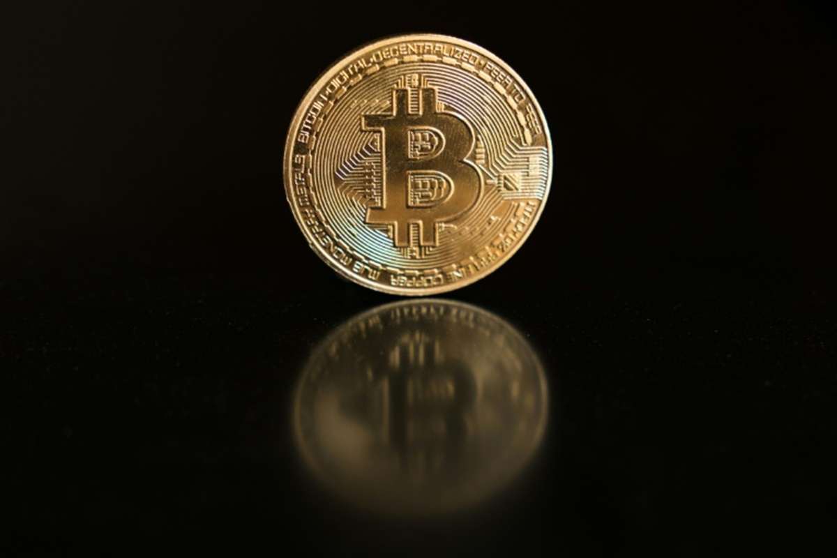 https://d.ibtimes.com/en/full/4633919/bitcoin.jpg