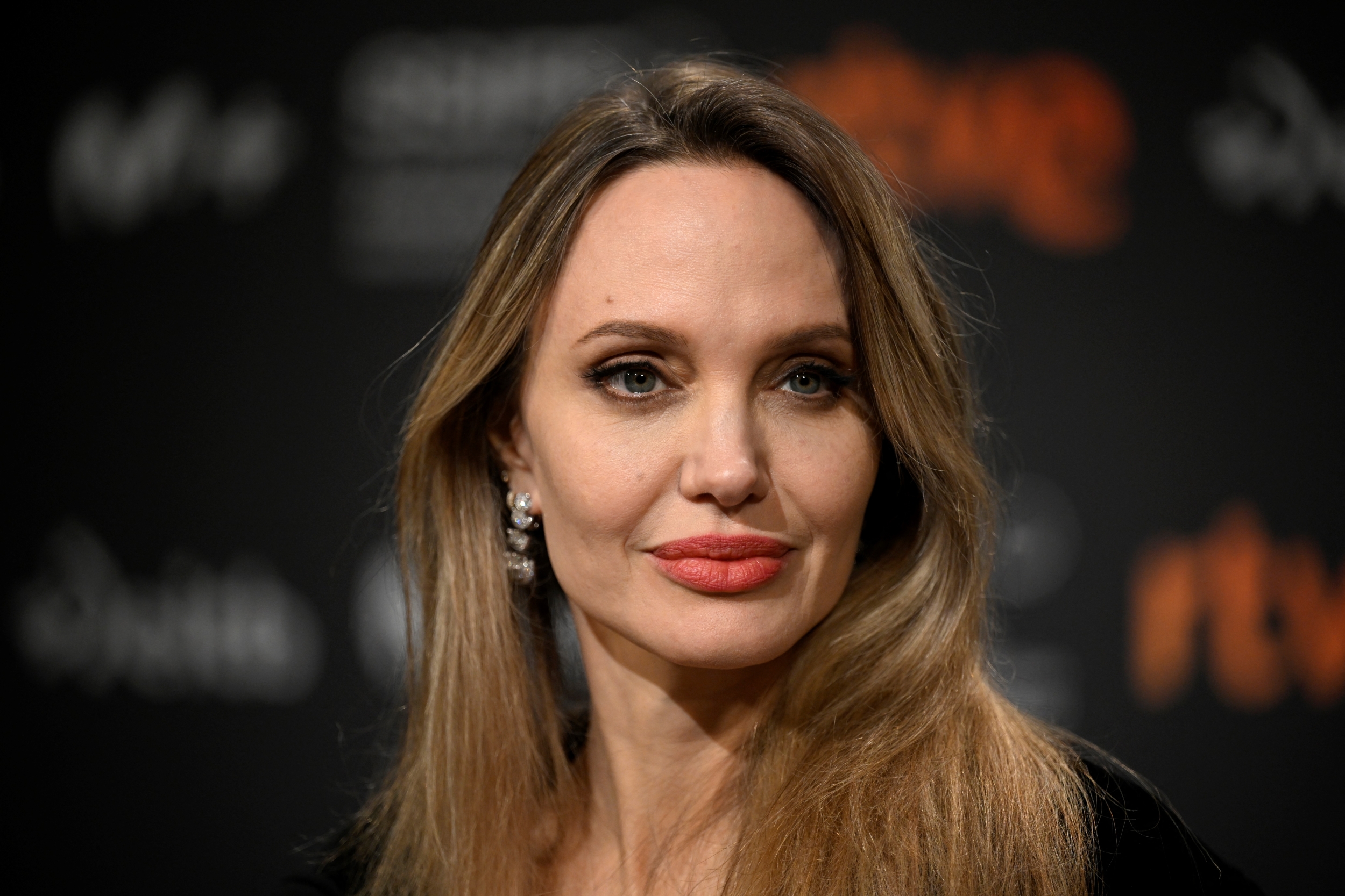https://d.ibtimes.com/en/full/4634208/angelina-jolie.jpg