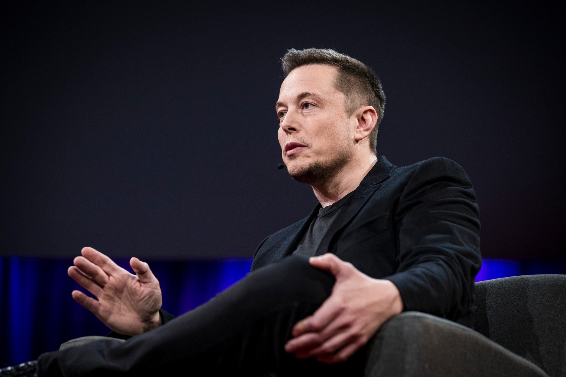 Elon Musk pod palbou: Biograf ho kritizuje za selhání v reformě vlády