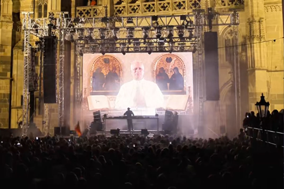 https://d.ibtimes.com/en/full/4635354/pope-leo-rave-party.jpg