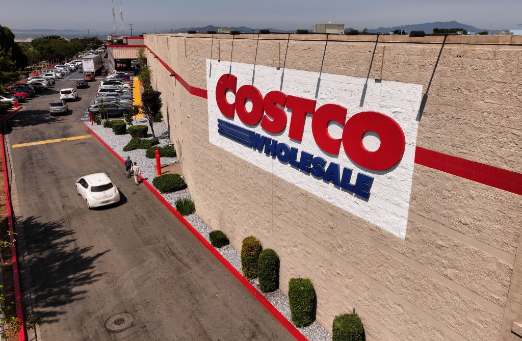 https://d.ibtimes.com/en/full/4635942/costco-joins-list-retailers-not-dispensing-abortion-pill-mifepristone.jpg