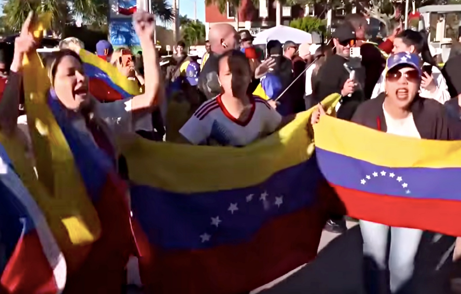 VIDEO VENEZUELANS CELEBRATING visual data 8