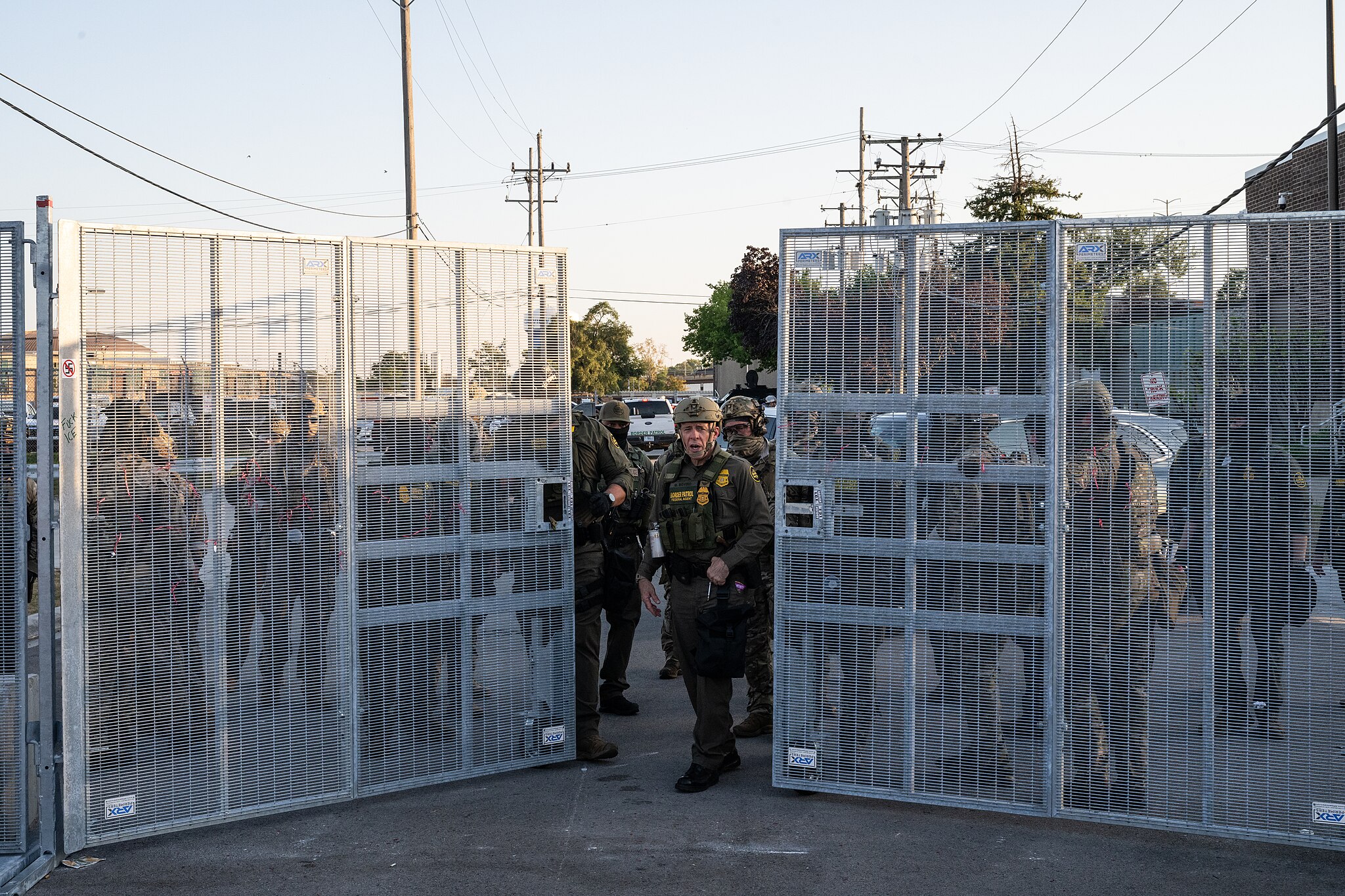 ICE Agent challenged to arrest Melania Trump and Jonathan Ross’ Filipina wife instead