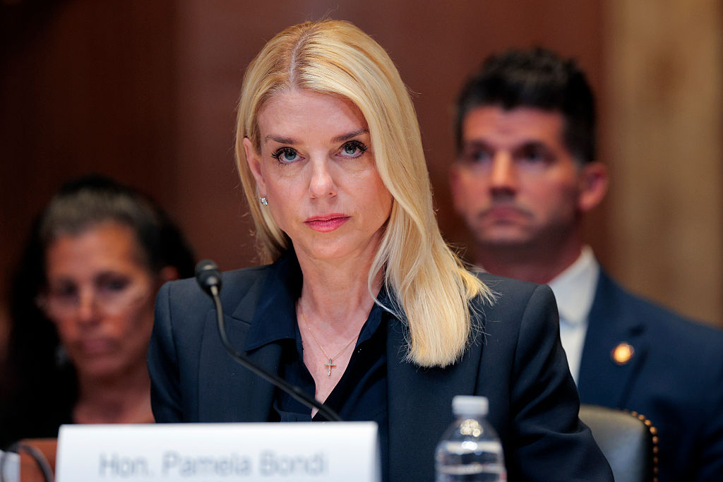 https://d.ibtimes.com/en/full/4640382/us-attorney-general-pam-bondi.jpg