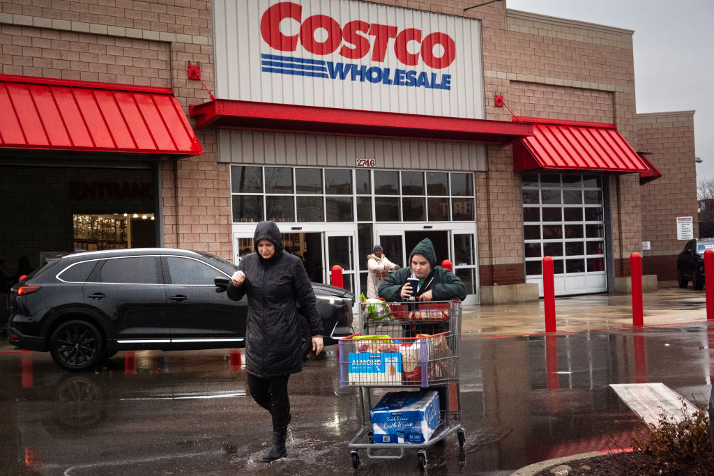 https://d.ibtimes.com/en/full/4641482/costcos-kirkland-prosecco-recalled-across-12-states-after-shattering-reports.jpg