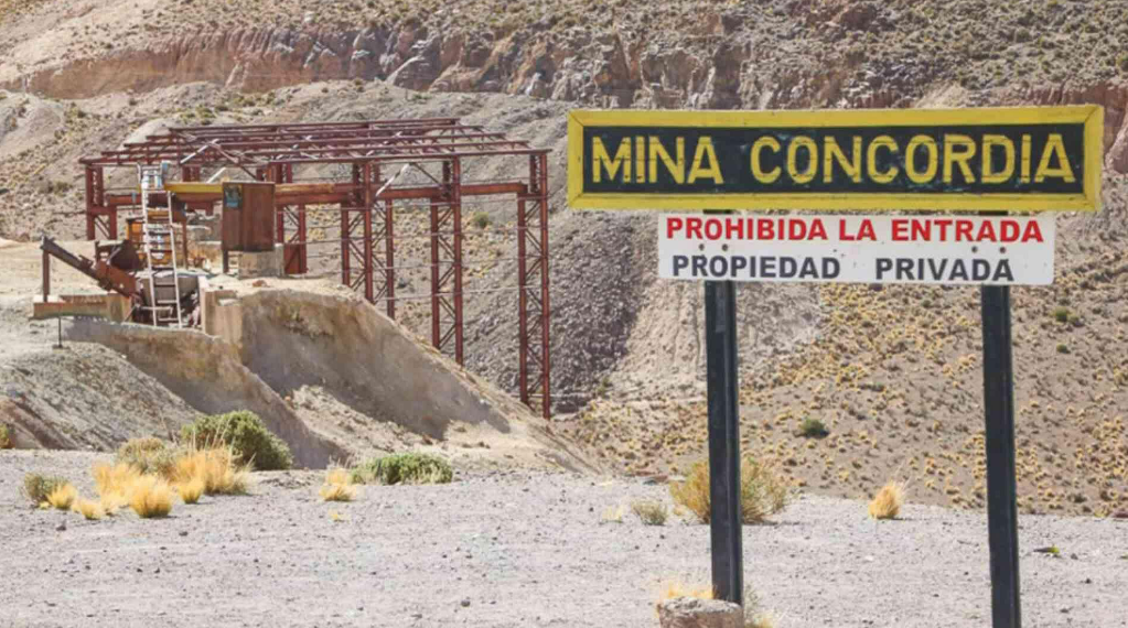 https://d.ibtimes.com/en/full/4642321/concordia-mine-sinaloa-mexico.png