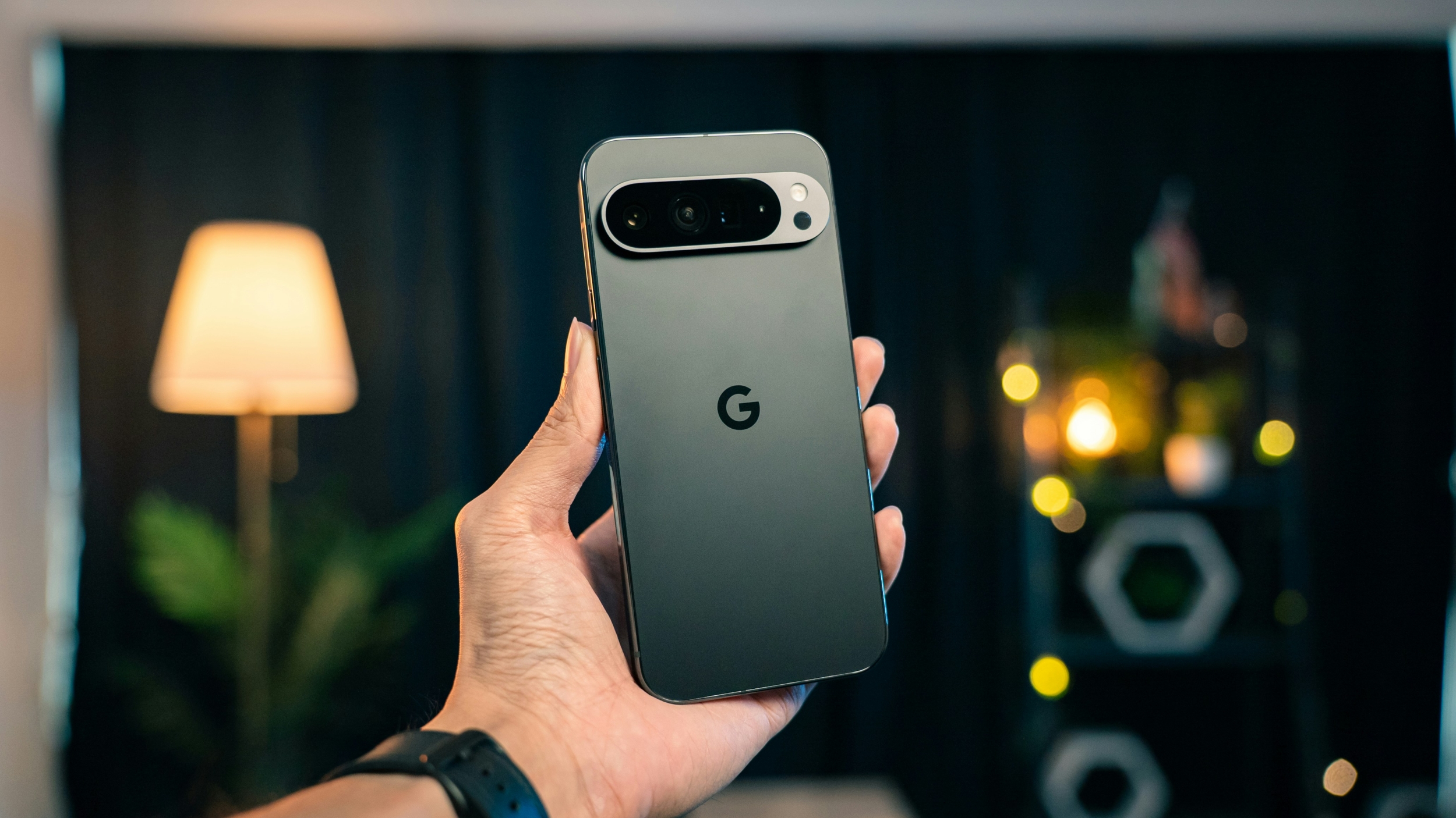 Google Pixel Features: Exclusive AI Tools, Camera, and Software Advantages Over Android