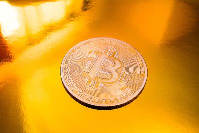 Bitcoin Dips Below $100K as Trump Targets Federal Reserve Chief