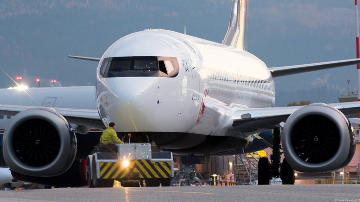 Boeing 737 MAX 8