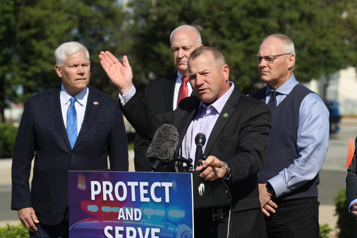 Image for Twin of US Congressman Agrees To Run After Brother Said He Wants To Retire - Trump Gives His Blessing