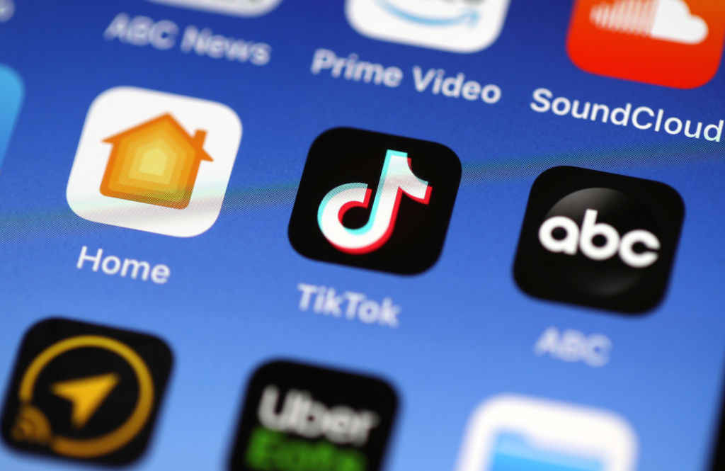 https://d.ibtimes.com/en/full/4644492/quitting-twitter-tiktok-not-easy-despite-their-issues-why.jpg