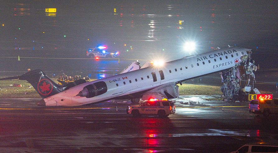 New York City Airports in Chaos As Newark, LGA Issue Simultaneous Ground Stops