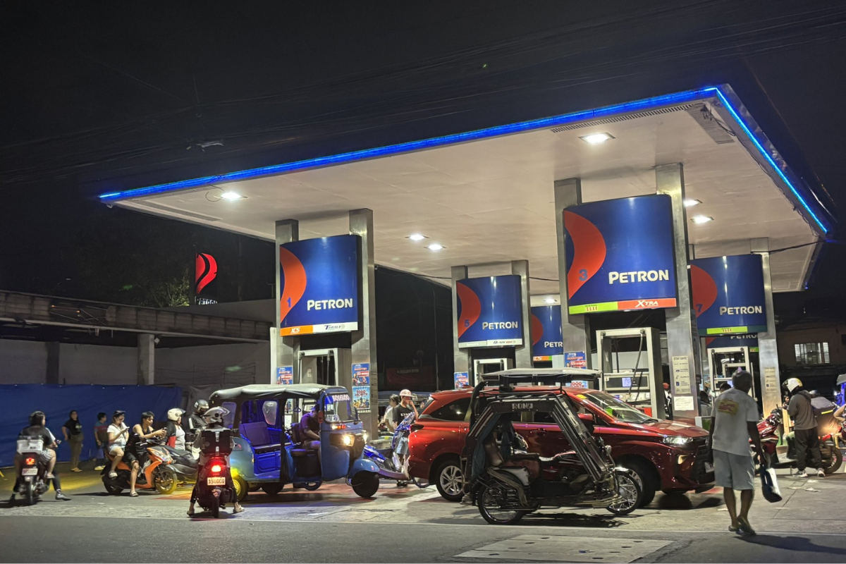 https://d.ibtimes.com/en/full/4646126/oil-prices-philippines.png