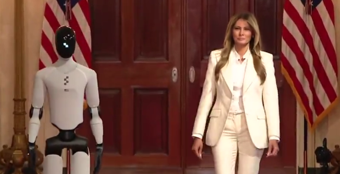 https://d.ibtimes.com/en/full/4646271/melania-robot.png