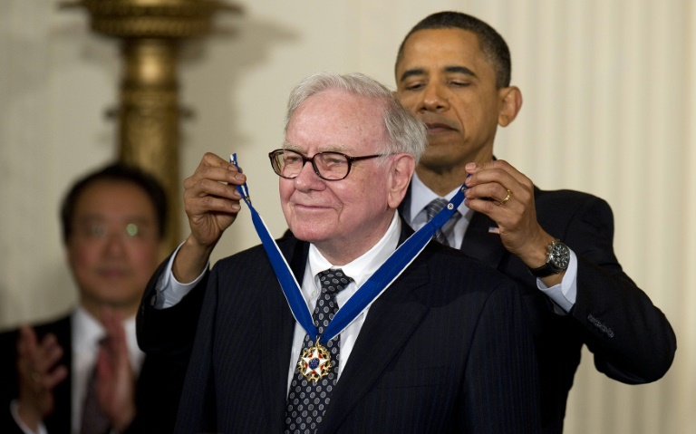 https://d.ibtimes.com/en/full/4647646/then-us-leader-barack-obama-awarded-presidential-medal-freedom-investor-industrialist.jpg