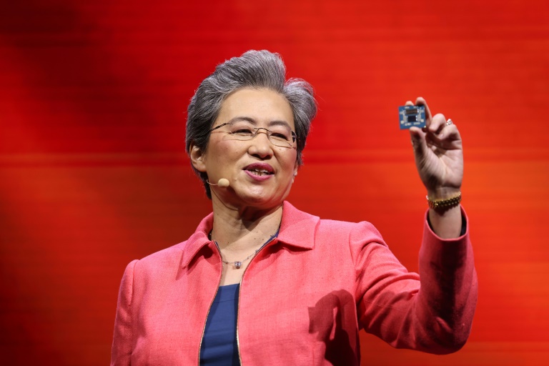 https://d.ibtimes.com/en/full/4648060/amd-ceo-lisa-su-unveiled-chip-giants-latest-line-products-during-keynote-speech-computex-2024.jpg