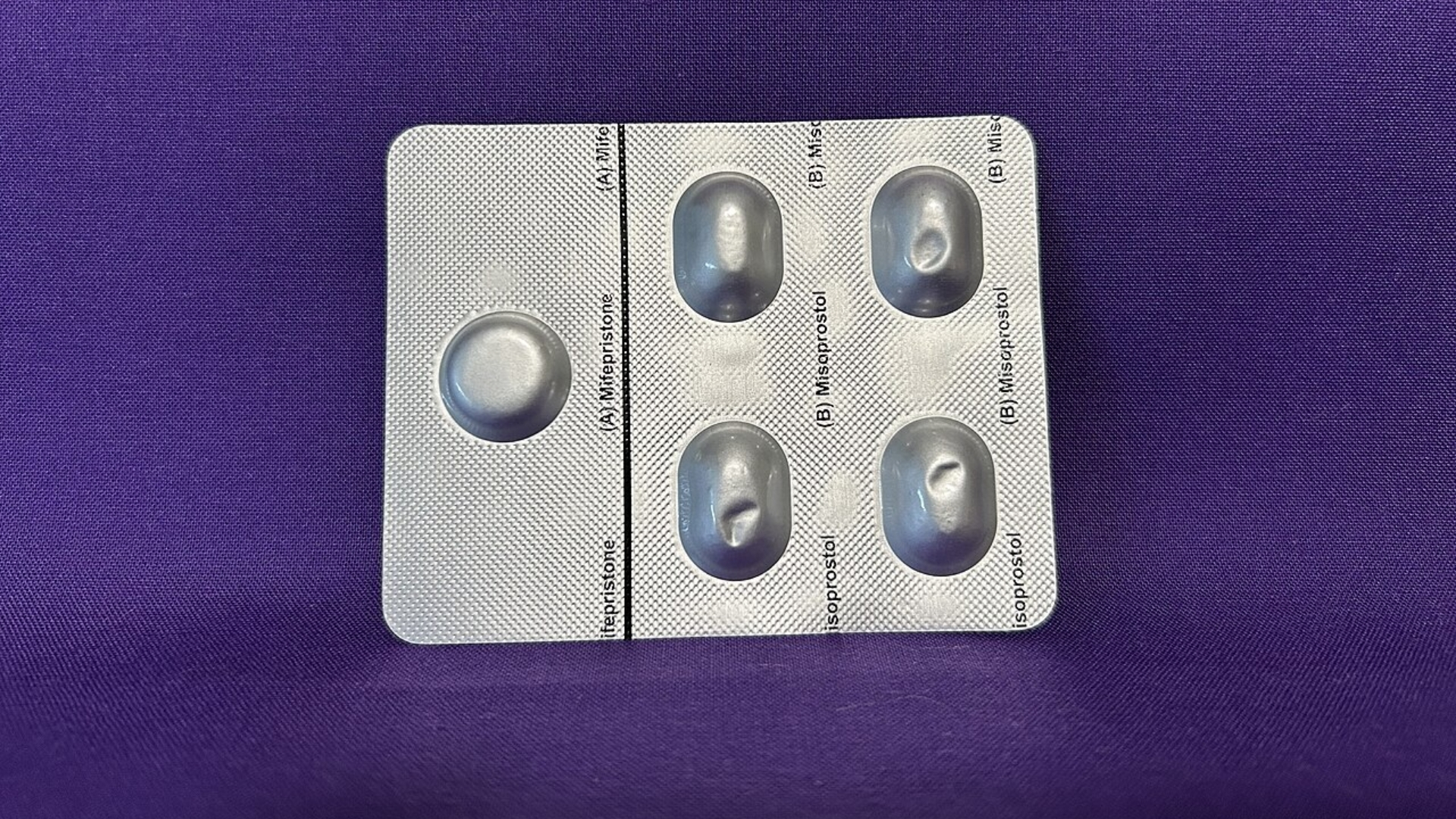 https://d.ibtimes.com/en/full/4648317/abotion-pills.jpg