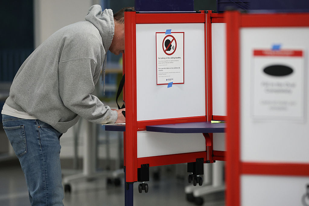 https://d.ibtimes.com/en/full/4648561/voters-virginia-head-polls-redistricting-referendum.jpg