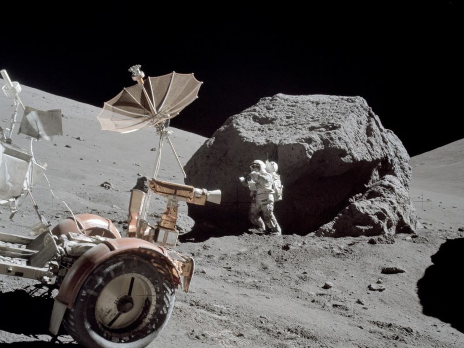 https://d.ibtimes.com/en/full/4648577/apollo-17.jpg