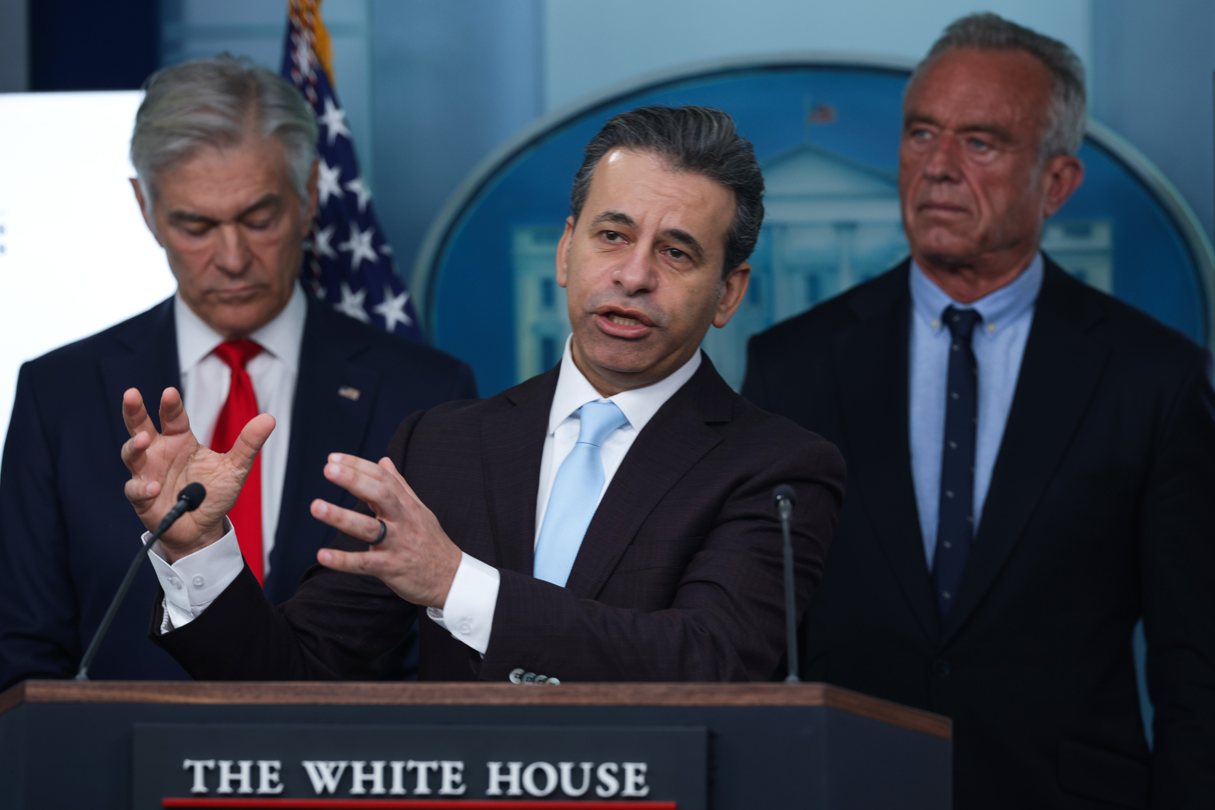 FDA Commissioner Marty Makary Resigns After Clashes With White House thumbnail