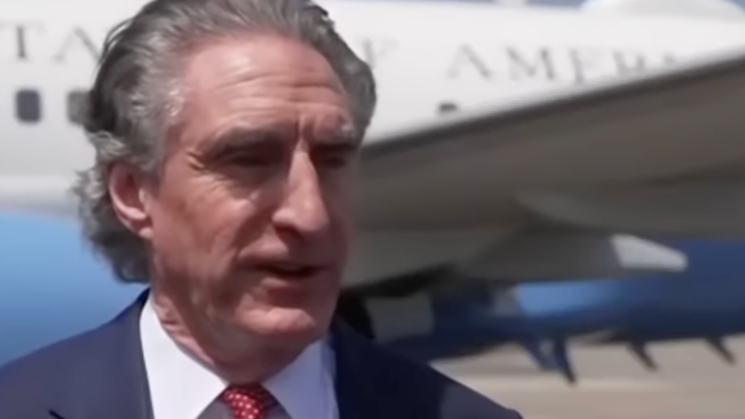 https://d.ibtimes.com/en/full/4648757/interior-secretary-doug-burgum.png