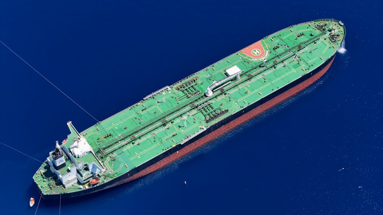 https://d.ibtimes.com/en/full/4649354/slow-motion-oil-crisis-nobody-sees-coming.jpg