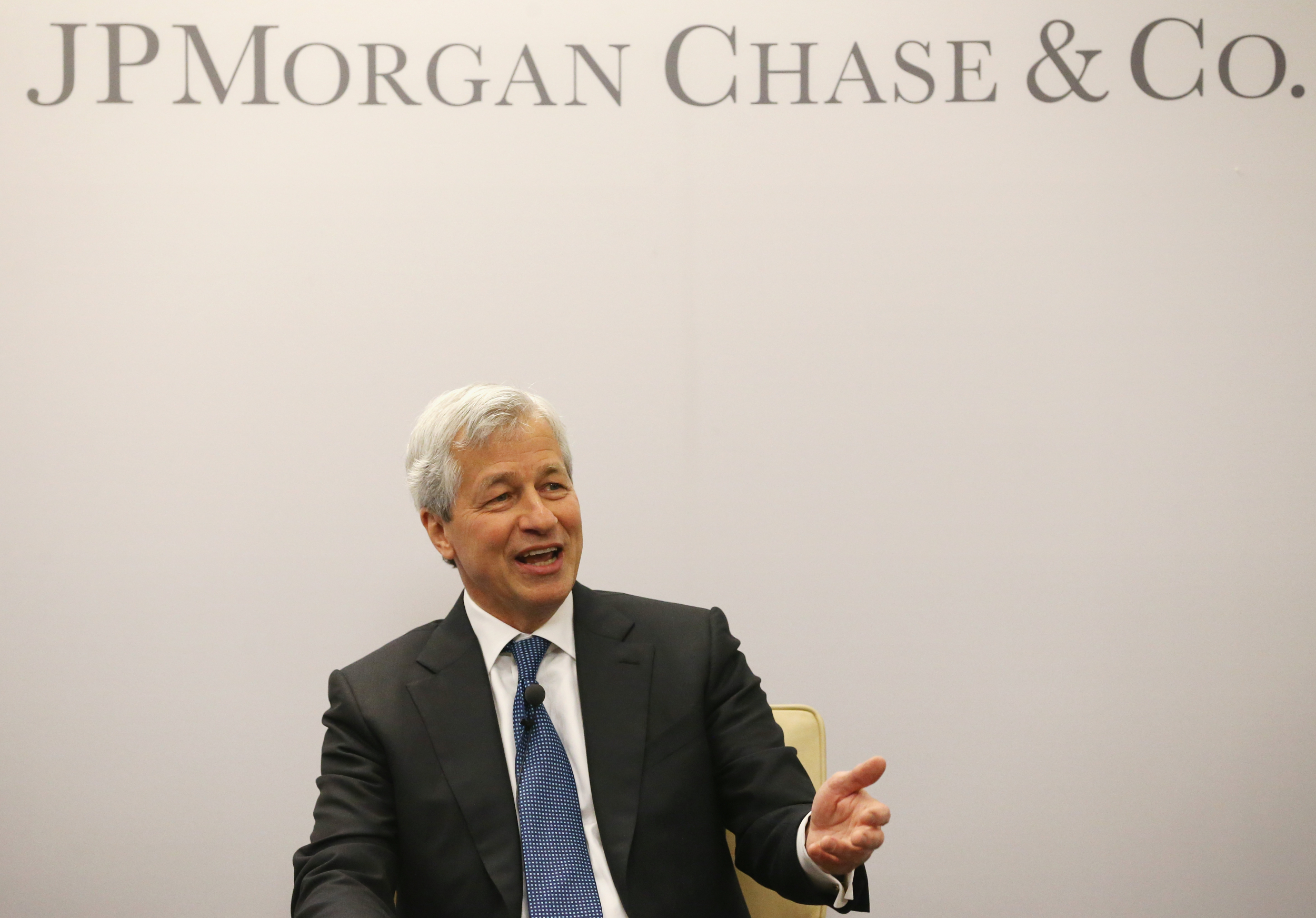 https://d.ibtimes.com/en/full/4649379/jpmorgan-jamie-dimon.jpg