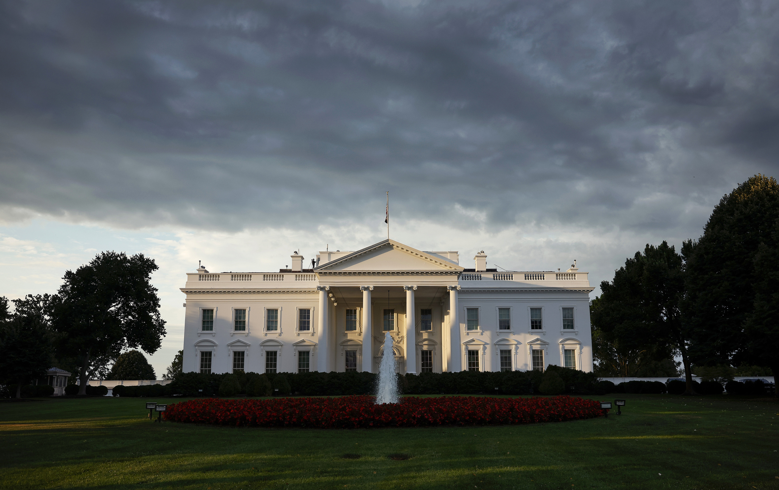 White House Reportedly Divided Over AI Rules After Trump Scraps Executive Order On Regulation