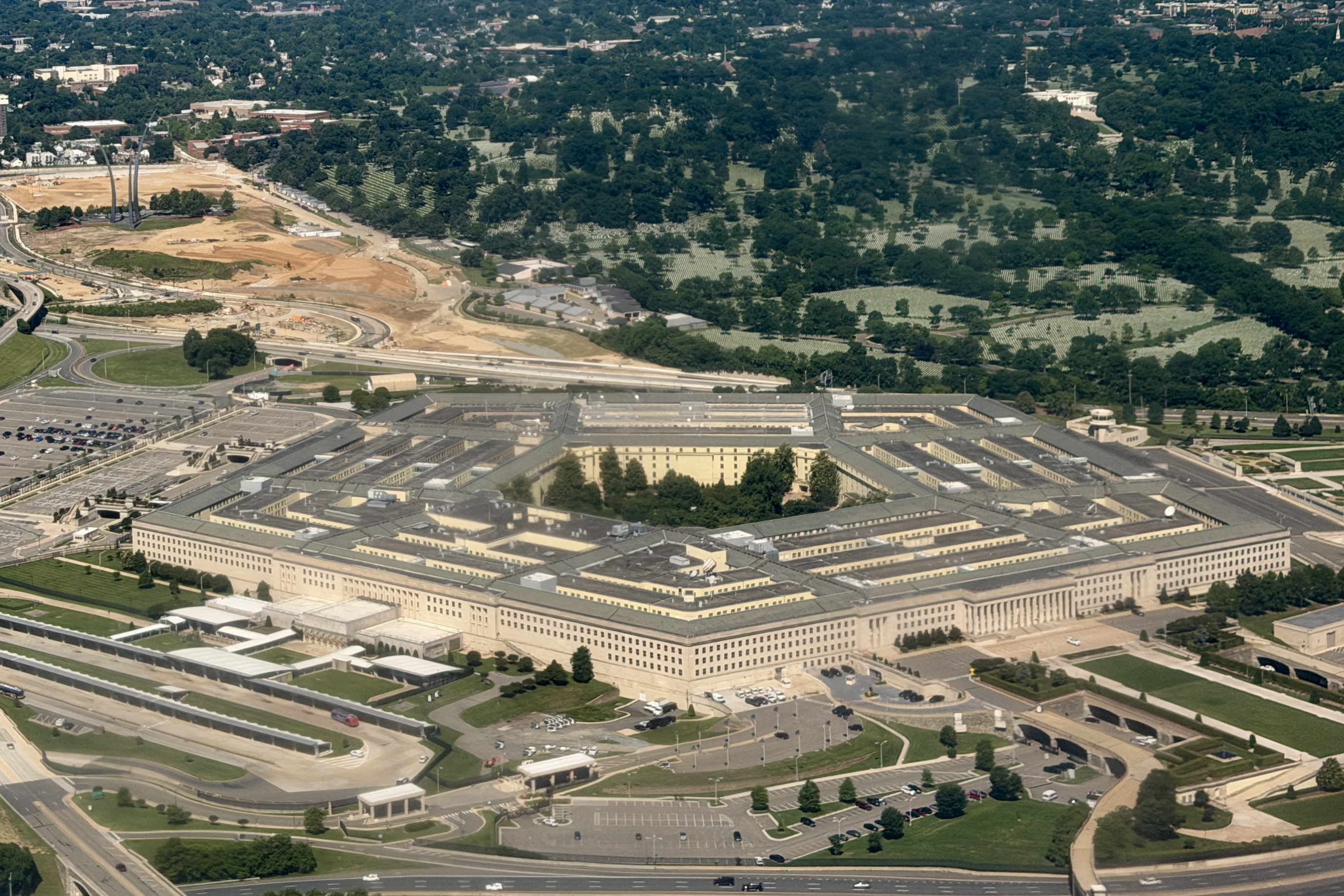 https://d.ibtimes.com/en/full/4649802/pentagon-aerial-view.jpg