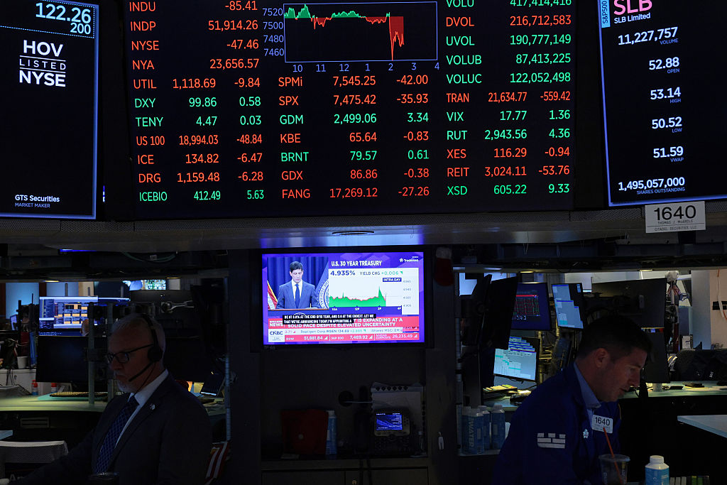 https://d.ibtimes.com/en/full/4650276/nyse.jpg