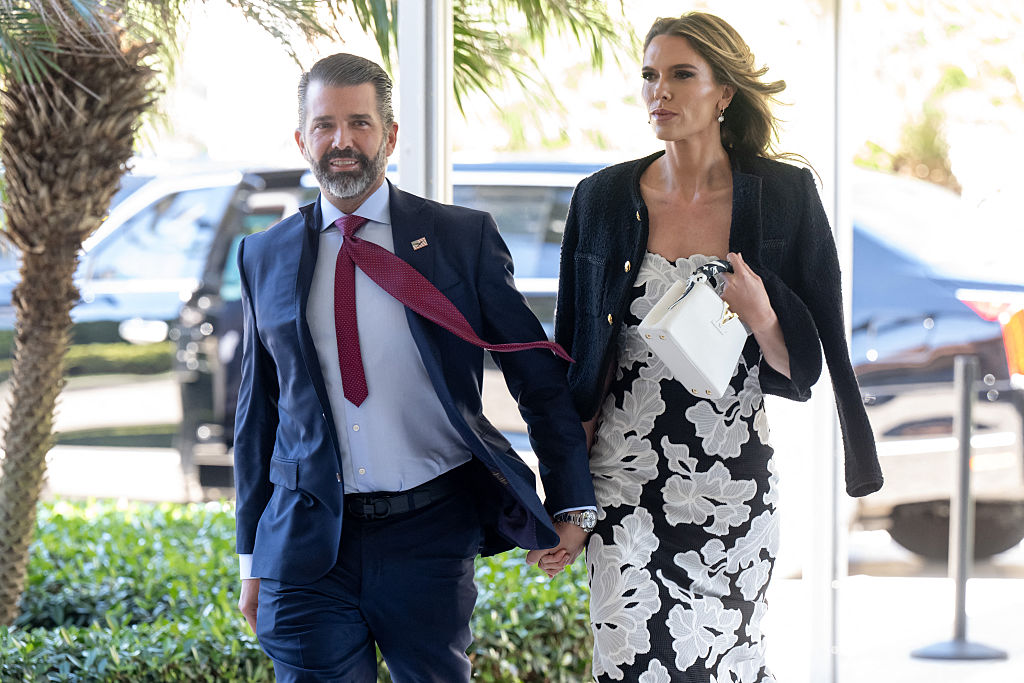 https://d.ibtimes.com/en/full/4650381/donald-trump-jr-his-wife-bettina-trump.jpg