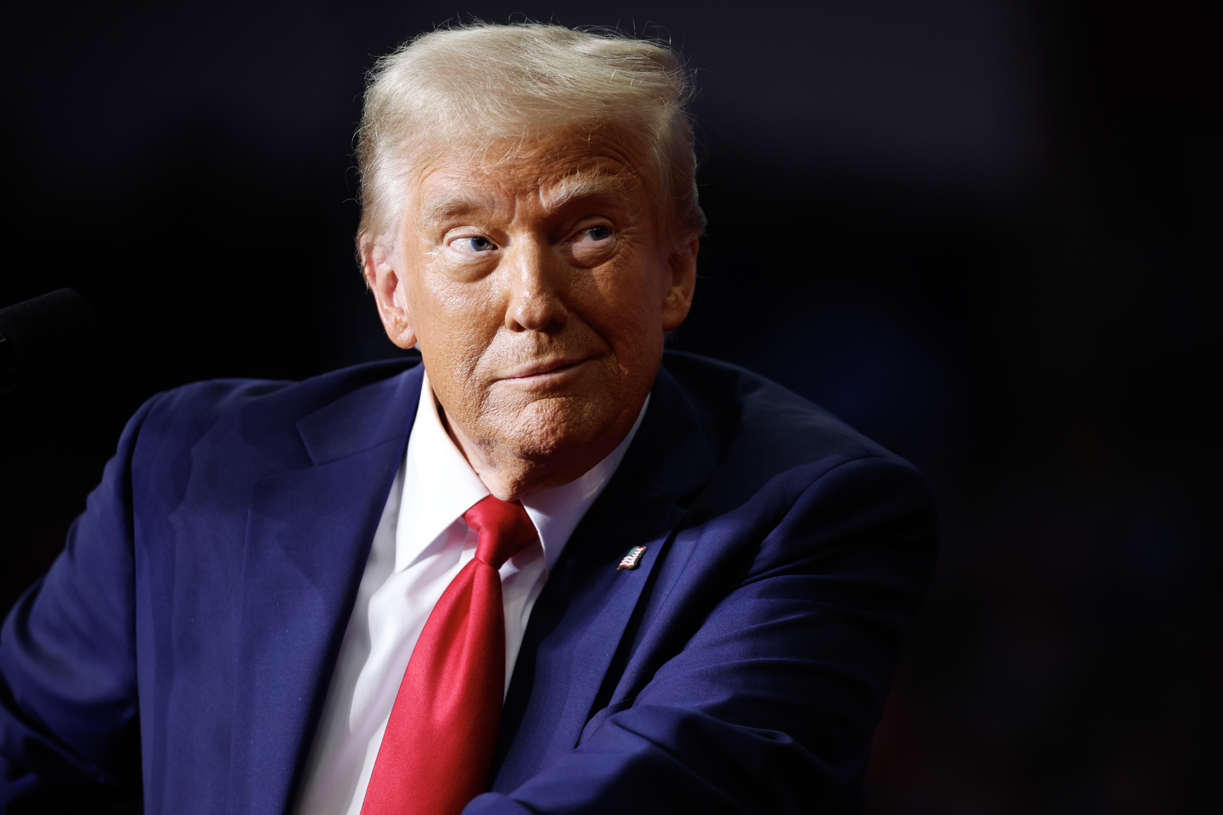 A Sign of Delusion: Why Insiders Fear Trump's Absolute Power Obsession Will Spark Global Catastrophe thumbnail