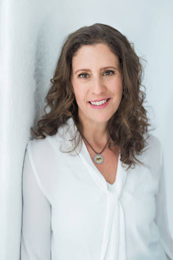 https://d.ibtimes.com/en/full/4650545/dr-liz-barnett.jpg