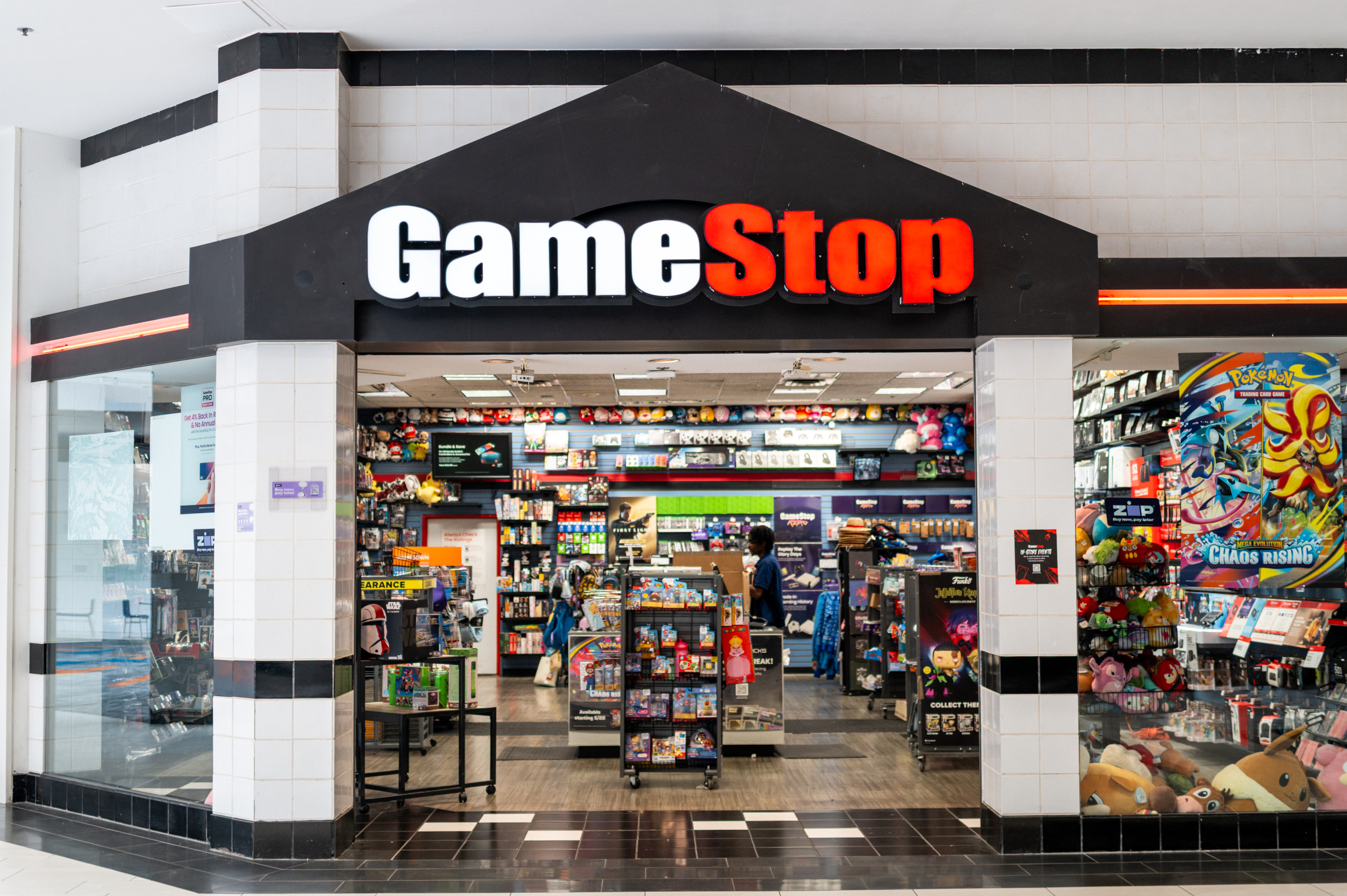 https://d.ibtimes.com/en/full/4650558/gamestop.jpg