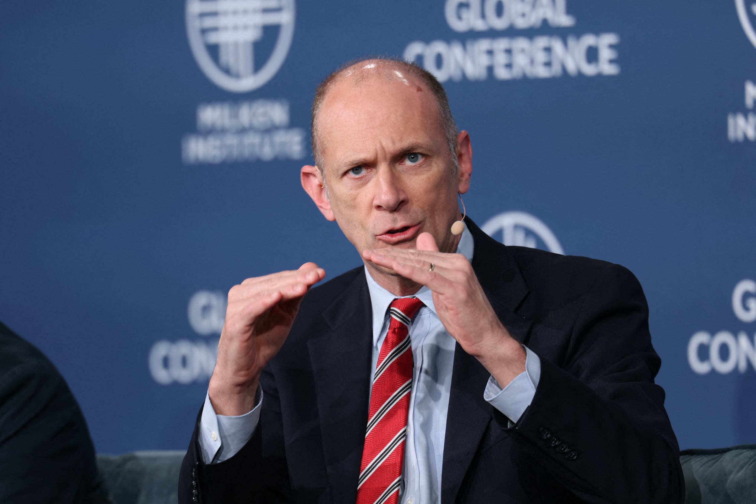 https://d.ibtimes.com/en/full/4650611/austan-goolsbee.jpg