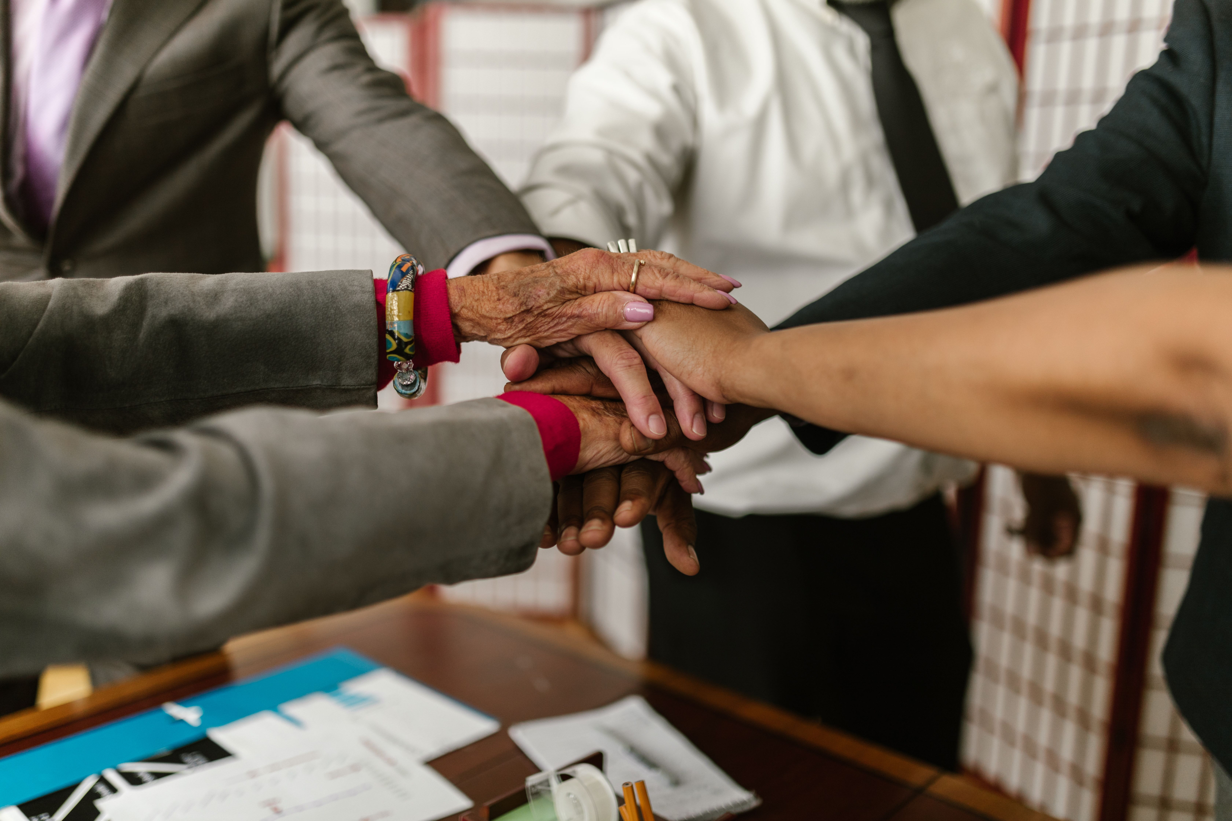 https://d.ibtimes.com/en/full/4650641/hidden-risk-facing-family-businesses-why-collaboration-may.jpg