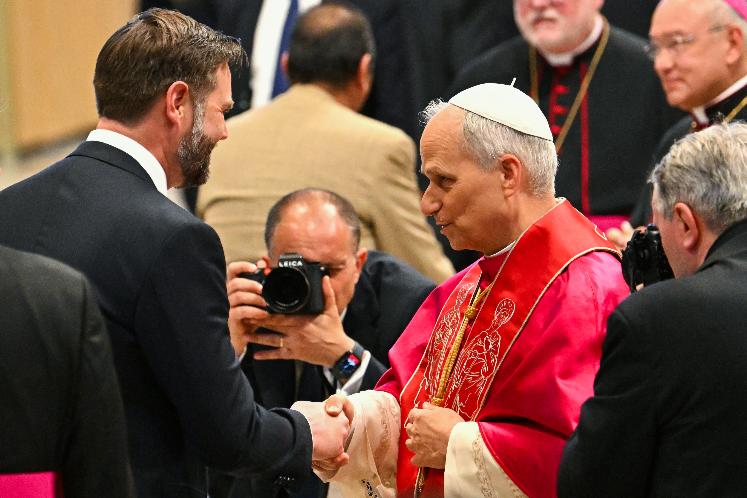 https://d.ibtimes.com/en/full/4650663/pope-leo-xiv-talks-us-vice-president-jd-vance.jpg