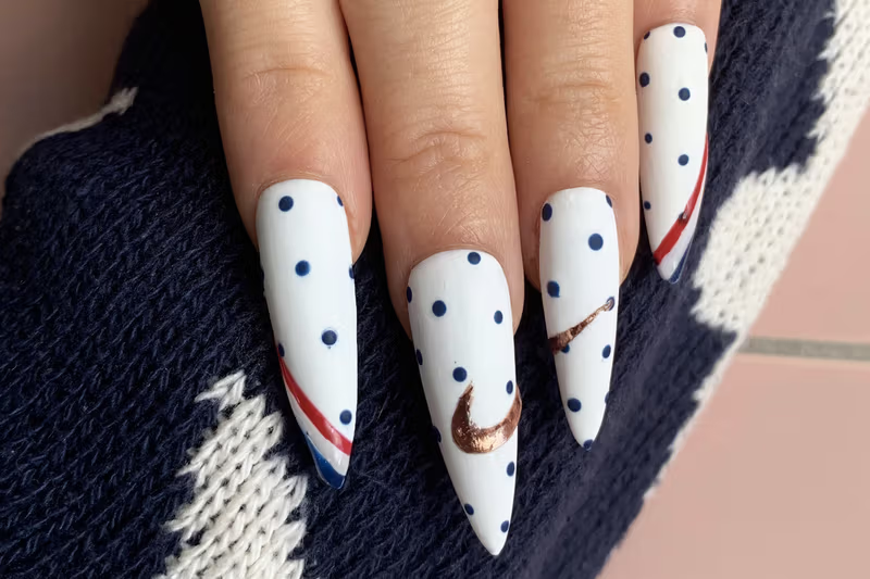 https://d.ibtimes.com/en/full/4650795/beetles-gel-polish.png