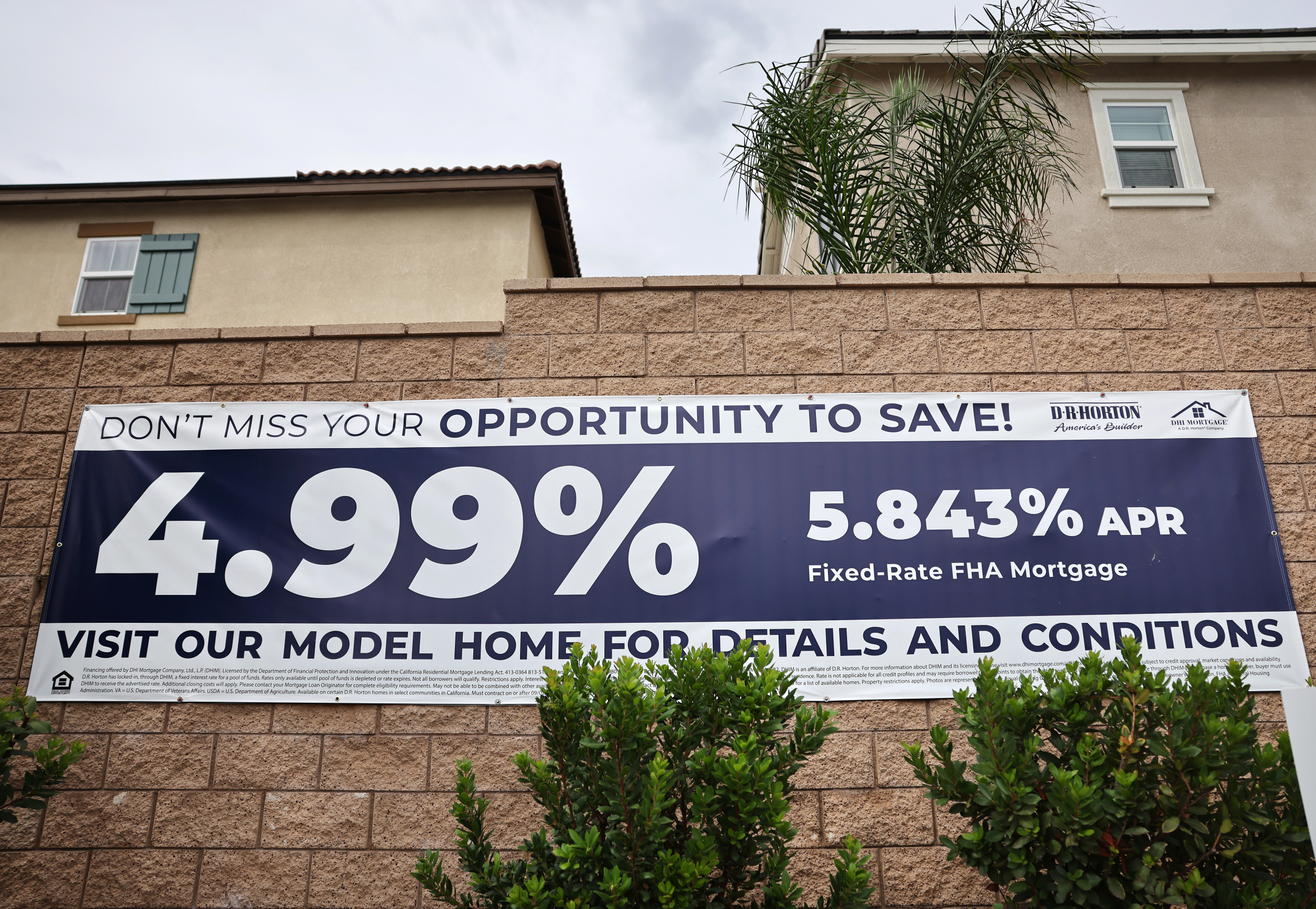 https://d.ibtimes.com/en/full/4650798/mortgage-demand.jpg