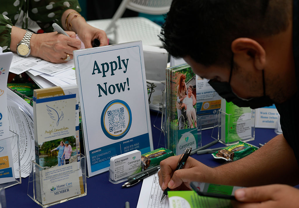 https://d.ibtimes.com/en/full/4650864/unemployment.jpg